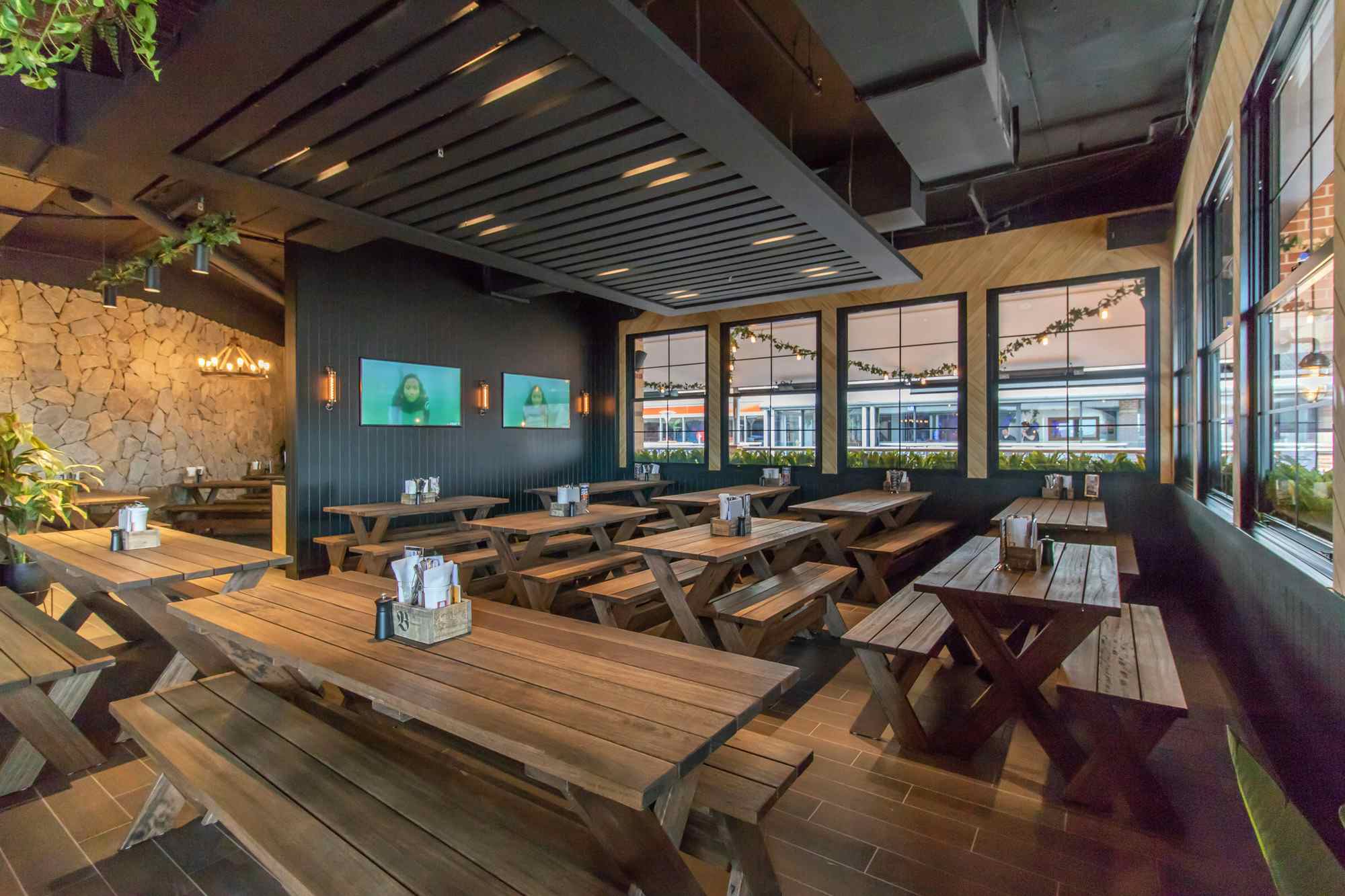 The Bavarian, Castle Hill